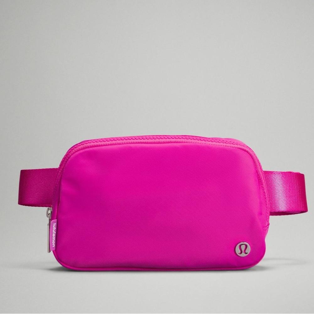 NWT Lululemon Everywhere Belt Bag Sonic Pink